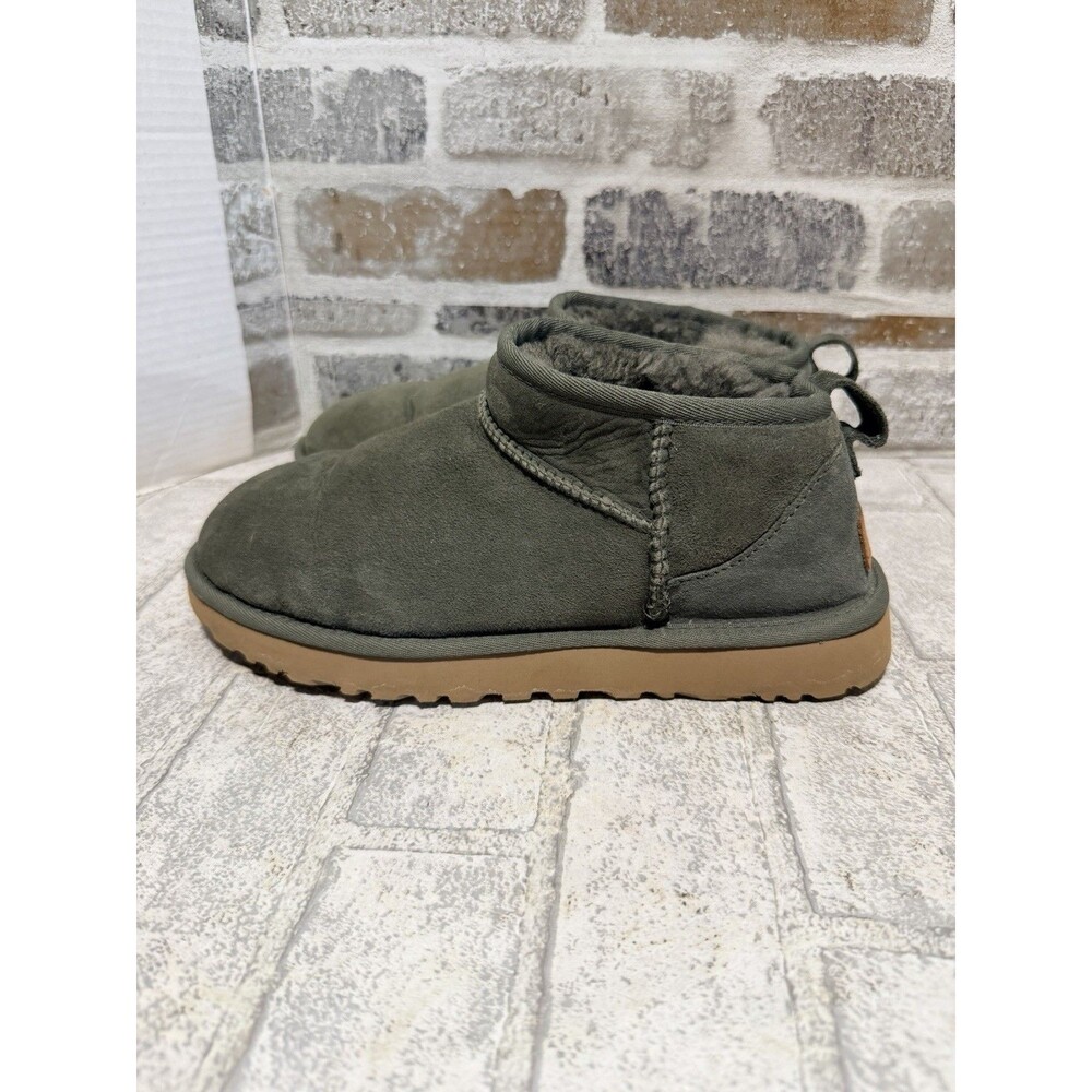 UGG Classic Ultra Mini Green Bootie Sz 8